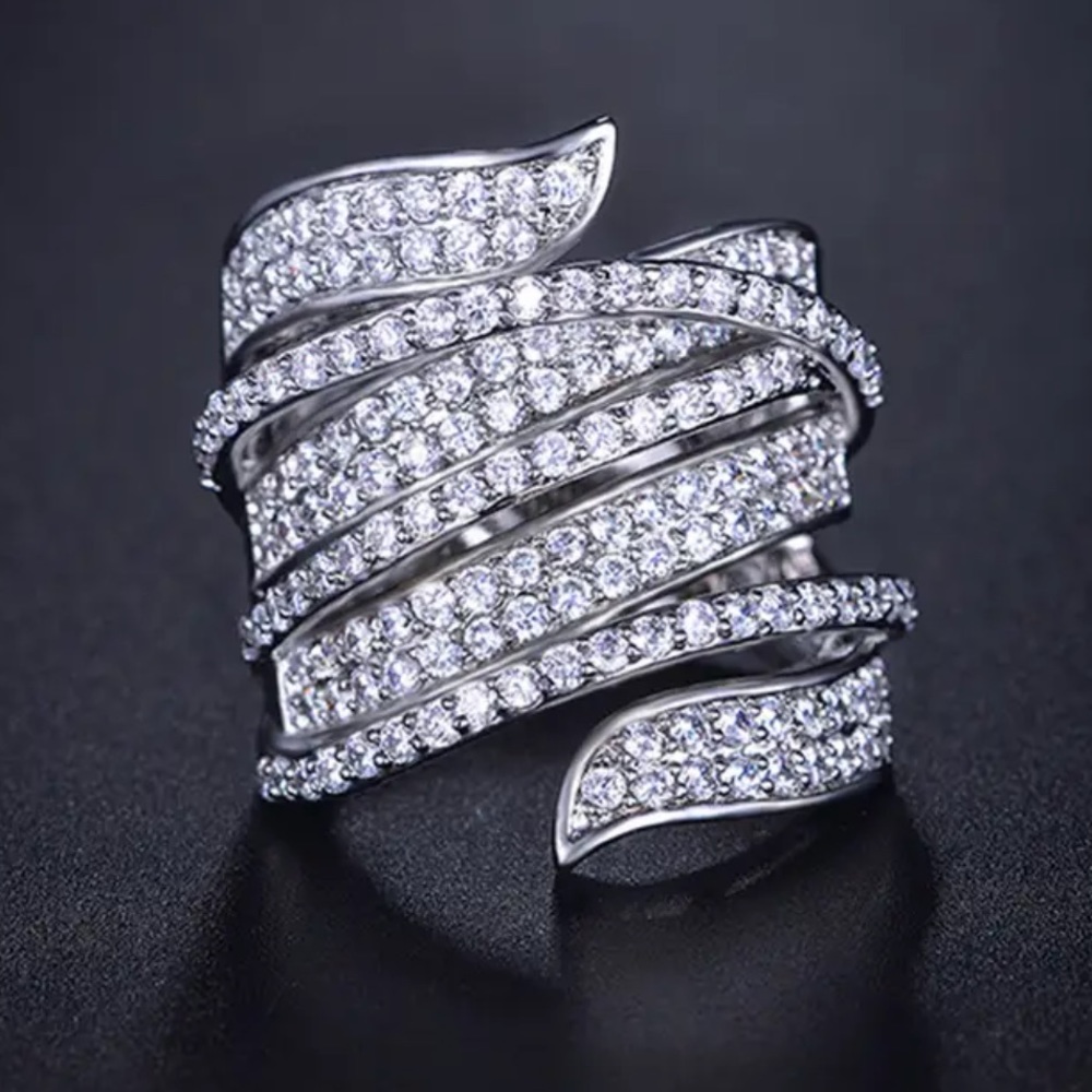 ✨✨18KT White Gold Wrap Ring✨✨